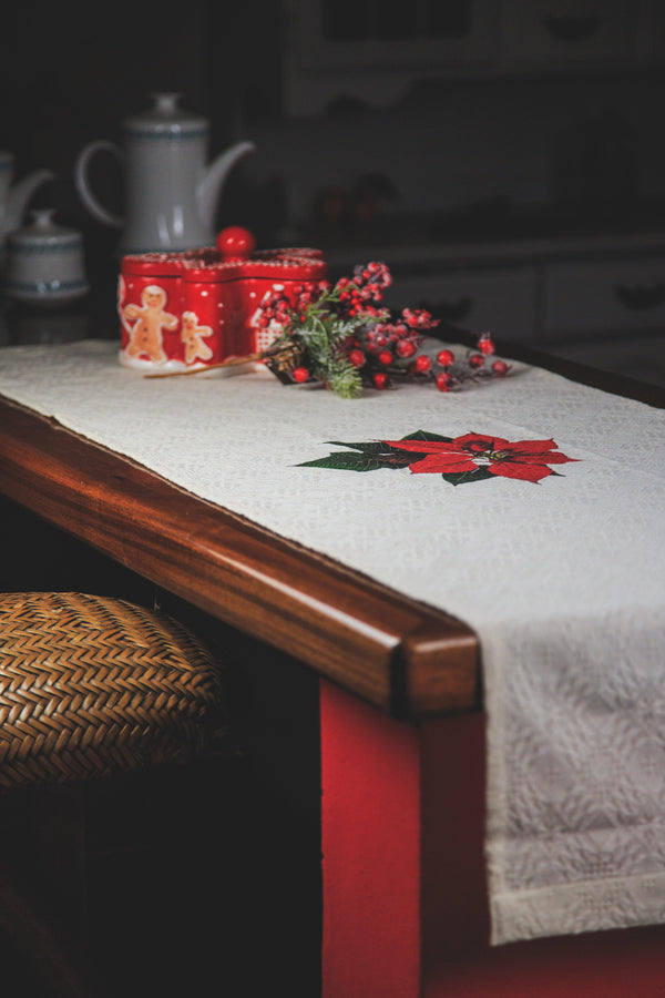 Holiday Table Runner - madeincalabria