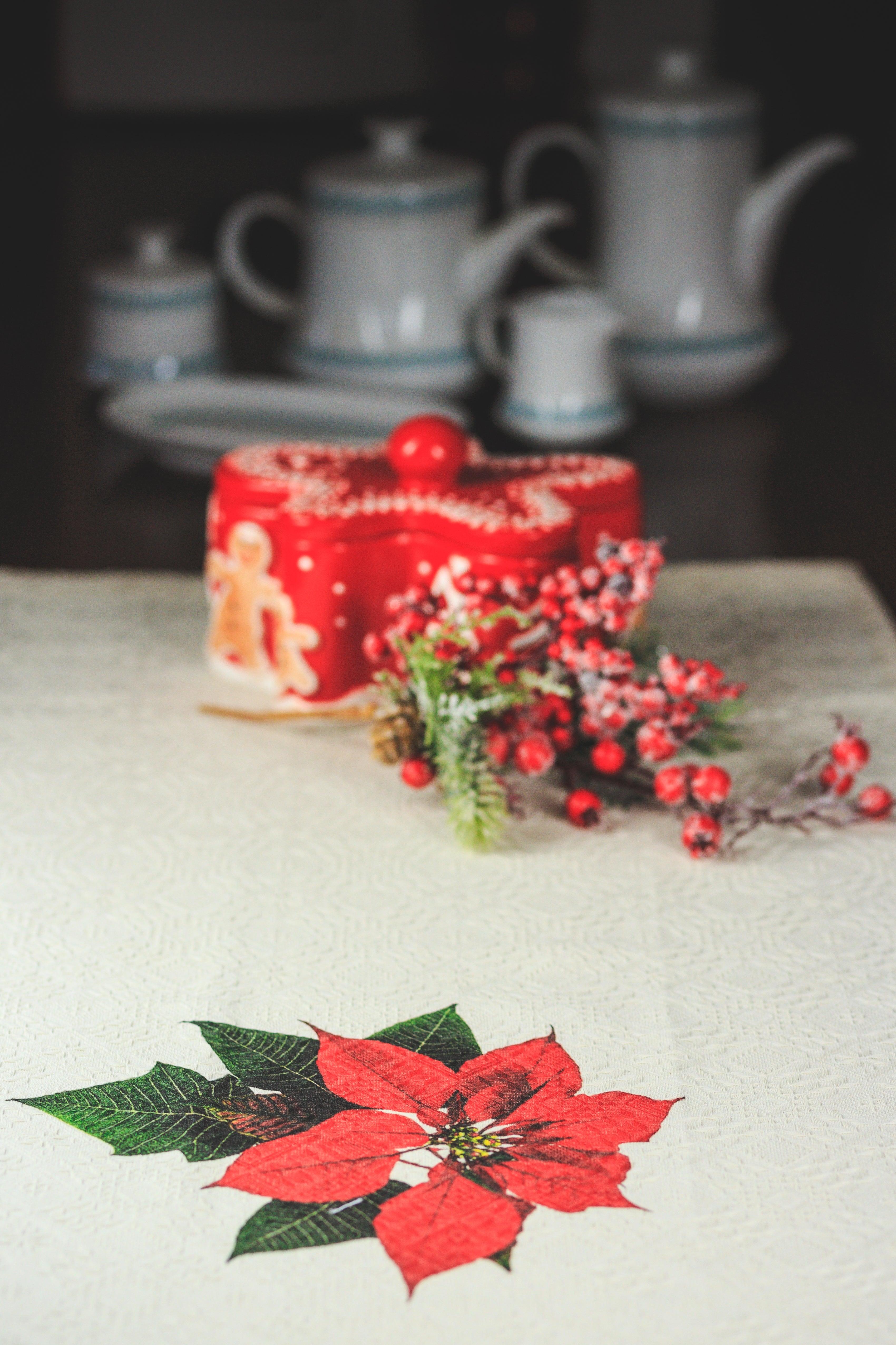 Holiday Table Runner - madeincalabria